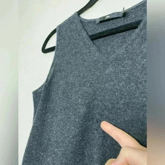 JARBO Women's Small V-Neck Sweater Tank Knit Silk Cashmere Charcoal Grey Minimal - Picture 6 of 13